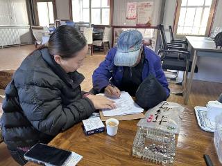 中国人寿泰山区公司开展“跨越数字鸿沟”适老金融服务专项行动