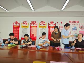 【我们的节日·端午节】济南市莱芜区凤城街道珍珠花园社区：艾香悠悠迎端午 金融护航护万家