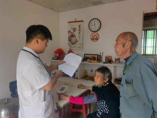 万年：户户见村医