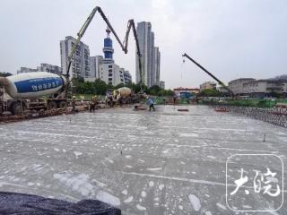 六安五里墩大桥重建工程中幅桥浇筑合龙