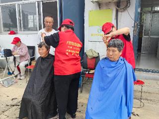 卢龙县开展“浓情端午巾帼行 敬老便民暖人心”端午主题活动