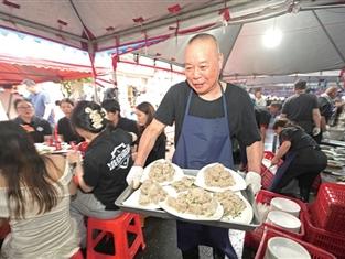 城西的鸡都运到骆家庄来了！3万人、800多桌龙船家宴 骆家庄热热闹闹过端午