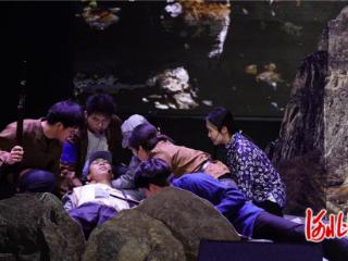 红色话剧《血染挂云山》亮相石家庄学院毕业生晚会