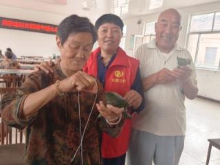 济南市莱芜区寨里镇周家洼村开展端午暖心活动