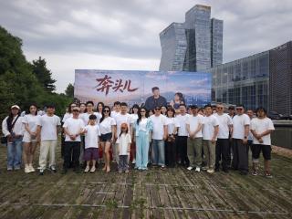 “雪饼猴”主演精品微短剧《奔头儿》长春开机