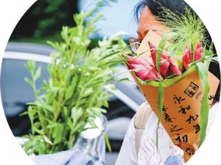泥土里长出端午