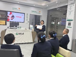 中国人寿寿险河南偃师支公司客户服务中心的“传帮带”故事
