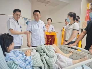 心脏破裂合并心包填塞、两次心跳骤停 安庆14岁车祸重伤女孩顺利出院