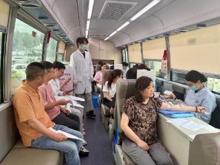 热血传大爱 医者勇担当——漕湖人民医院开展无偿献血活动