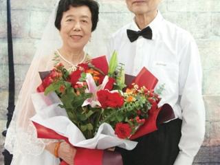 杭州小巷里的“免费照相馆” 为500位老人拍照片