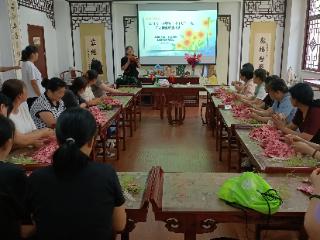 巧手编织美好生活 巾帼聚力增收致富——泰山区上高街道双龙社区开展妇女手工技能培训