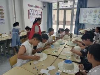 童趣手绘+巧手泥塑+童心畅聊——济宁市泗水县泗河街道丰收社区儿童家园开展系列趣味活动