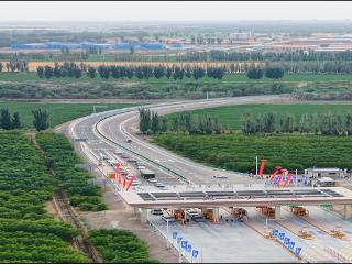 G3036阿阿高速公路正式通车，阿克苏至阿拉尔单程车程缩至1小时