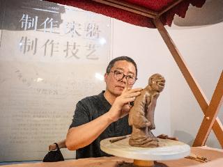 不止打卡！开封这个非遗集市让游客从“看风景”变“学文化”