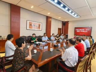 岁月育桃李 荣光暖初心——济南市莱芜第一中学举行老教师荣退仪式