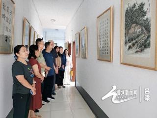 文水南关社区举办“翰墨颂党恩 丹青绘初心”书画展活动