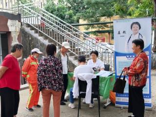 济宁市任城区阜桥街道枣店阁社区开展“医社联动护安康 便民义诊暖民心”公益义诊活动