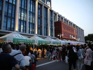 药香氤氲泉城夜！第三届中医药文化夜市火爆开幕，首晚吸引近万市民打卡