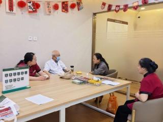 邮储银行新泰市明珠路支行老年义诊活动暖心开展