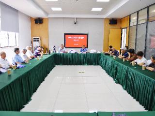 黄桥街道召开老干部座谈会暨离退休干部党支部“奋进‘十五五’，银发谱新篇”主题党日活动