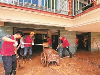 建德、淳安灾后恢复现场直击：抢通“生命线”，守护“烟火气”