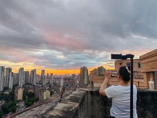 夕阳点燃云朵 合肥天空五彩斑斓