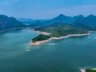 泛舟易水湖