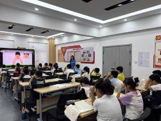 济宁市任城区南张街道悦诚社区开展“科学爱眼护眼，点亮睛彩童年”宣传活动