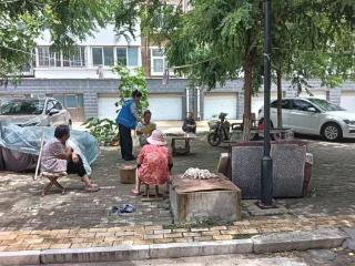 济宁市任城区安居街道李庄社区开展“夏日送清凉，防暑健康科普”宣传活动