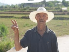 爱心敬老，留住美好——普定县黄桶街道大兴村、镇远村组织开展60岁以上老年人免费拍照公益活动