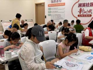 澜溪社区开展趣味拼豆亲子手工活动