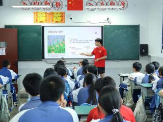 课堂学药、田间耕耘！铜仁职大青年带乡村学子解锁本草之美