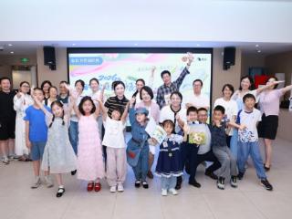 为爱满书·诵读在我家——上海市家庭讲书展演首站走进宝山“家+书屋”