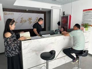 济宁市任城区安居街道居礼社区开展“网格深耕察实情 联动物业优治理”活动