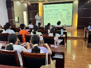 “首善”之区 文明润心|普及脊柱健康知识 护航少年成长路——泰山区上高街道双龙社区开展青少年脊柱健康科普主题活动