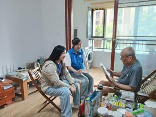 济宁市任城区仙营街道南岱社区开展“聆听红色初心 传承薪火担当”走访慰问活动