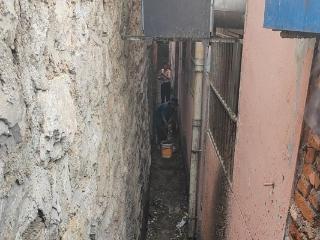 【盛夏护航·清凉安康】济南市莱芜区凤城街道石家庄社区：网格巡查除死角 清理垃圾靓环境