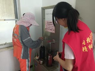 济宁市任城区李营街道汇翠园社区开展“夏日送清凉”便民服务活动