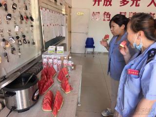 公交人保障清凉出行路