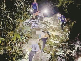 兄弟俩夜间被困天竺山峡谷 救援队小程序精准锁定位置