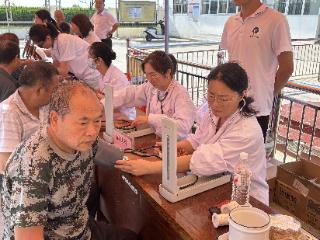 许昌学院：义诊普法双下乡 真情服务暖民心
