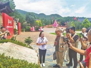 厦门新闻战线纪念红军长征胜利90周年系列主题采访在龙岩长汀中复村启动