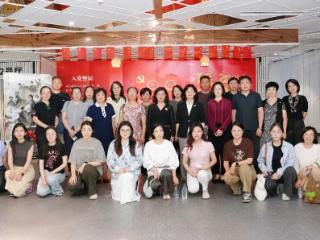 济南市妇联开展“学党史 守初心 担使命”光影铸魂主题党日活动