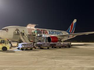 上半年郑州航空口岸进出口货运量突破30万吨