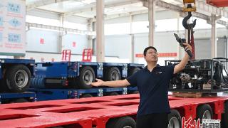 “变形金刚”出海曲阳特种运输车热销