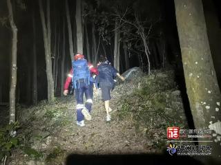 跟风网红登山线路被困崖壁！市民登山安全提醒来了