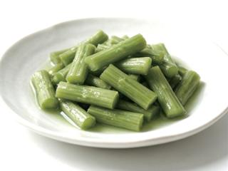 苋菜梗腌了5天就开吃 64岁阿姨嘴唇发紫站不稳！医生：第3到10天最毒