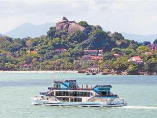 国内首艘全通透观光海上旅游电船 “鹭江会客厅”首航