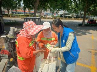 济宁市任城区仙营街道秦庄社区林业局网格室：清凉夏日 网格送关爱