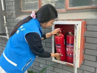 济宁市任城区越河街道竹竿巷社区开展“平安度夏”消防安全巡查行动